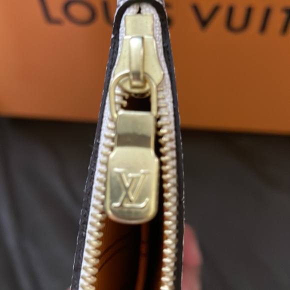 Louis Vuitton Damier Azur Neverfull MM Pochette - Picture 6 of 12